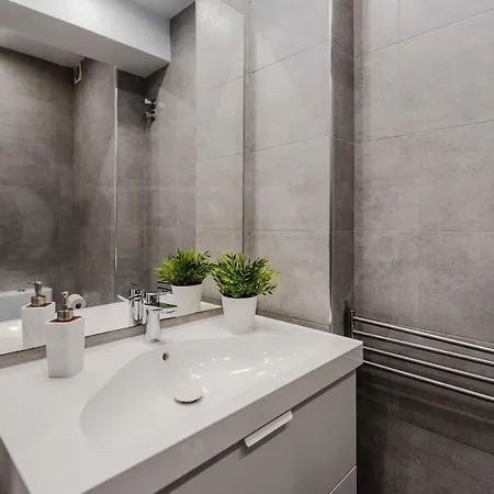 Spacious With A View - Historic Center By Rems *