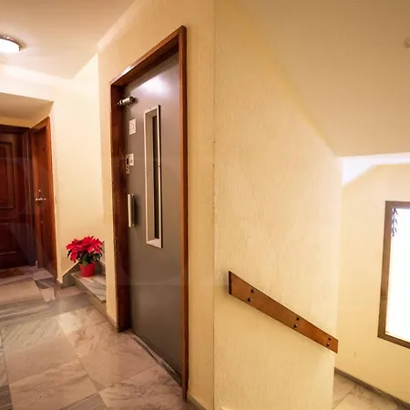 Spacious With A View - Historic Center By Rems Apartmán